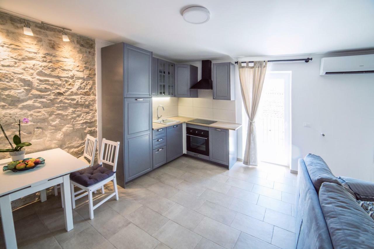 Emma appartment Poreč Exteriör bild