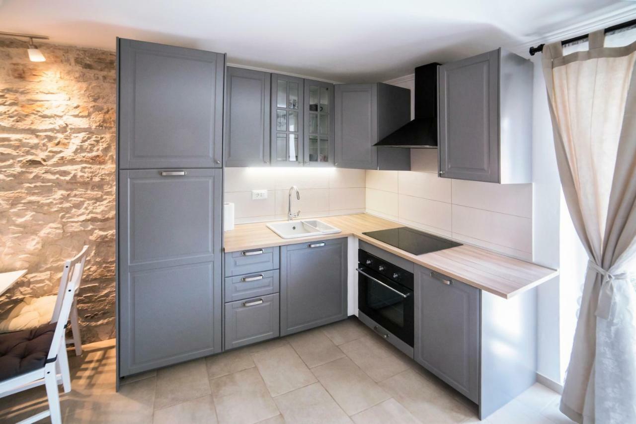 Emma appartment Poreč Exteriör bild