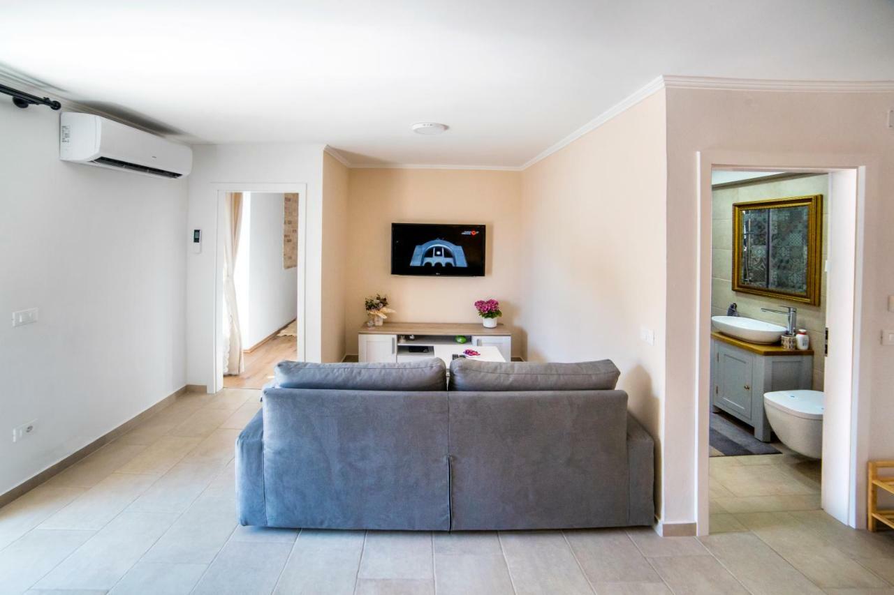 Emma appartment Poreč Exteriör bild